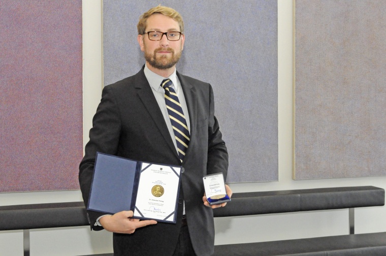 Hekatron: Ehrenmedaille für Sebastian Festag