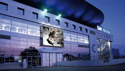 Efaflex stattet SAP-Arena Mannheim mit Schnelllauftoren aus.