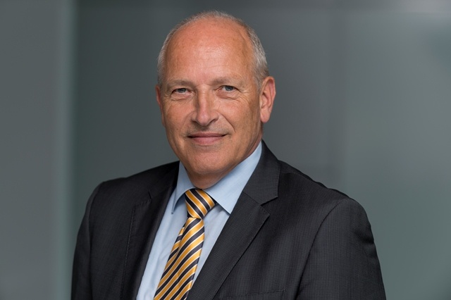 Gert van Iperen, Vorsitzender des Bereichsvorstands im Geschäftsbereich...