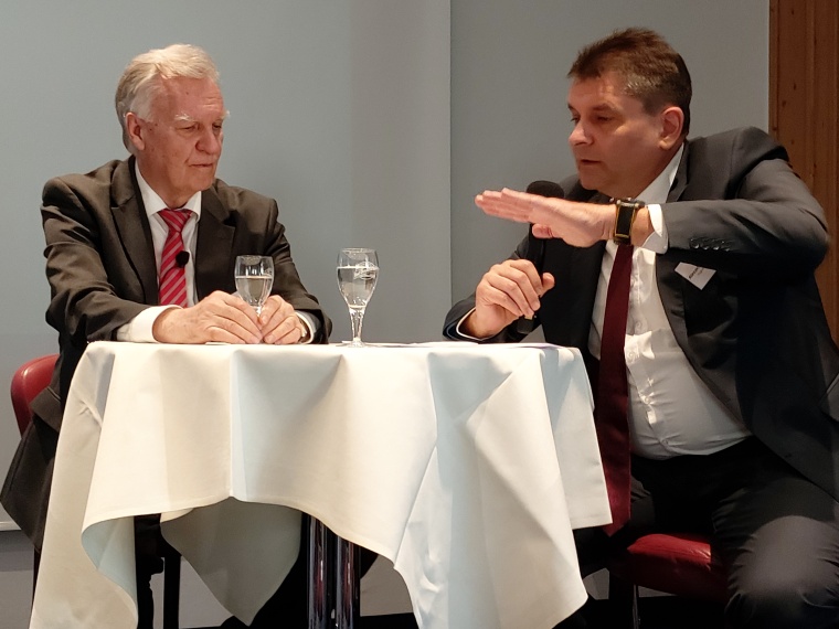 Prof. Jörg Zierke im Gespräch mit Alexander Borgschulze auf der BVSW...