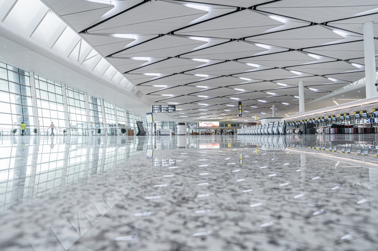 Die Architektur des Terminalgebäudes am neuen Flughafen Chengdu Tianfu ist...