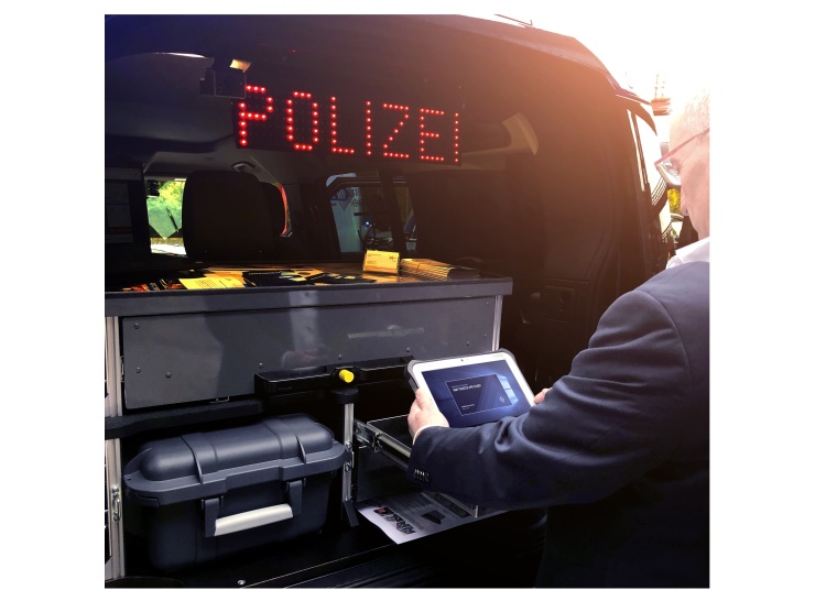 Zuverlässige und sichere Mobilgeräte für Polizei und Rettungskräfte. Bild:...