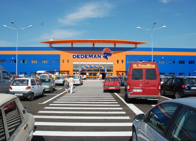 Romanias retailer Dedeman opts for a Bosch safety and security solution