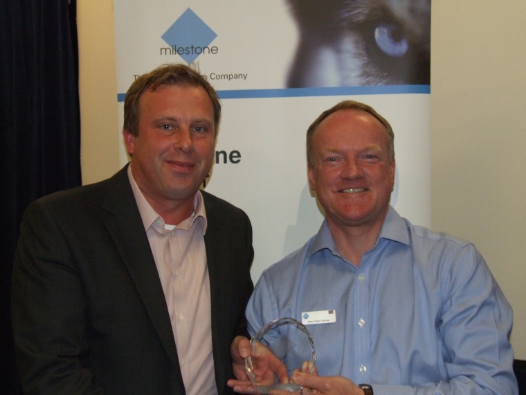 Frank Crouwel collects MPOP UKI 2013 Award from Glenn Fletcher