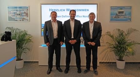 From left to right: Georg Martin (Dallmeier Marketing Director), Dirk Lüders...