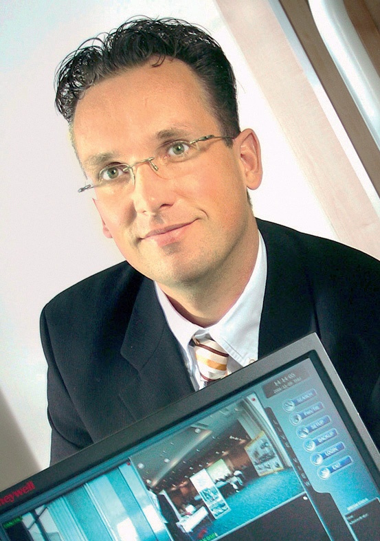 Thorsten neumann, chairman of TaPa eMea
