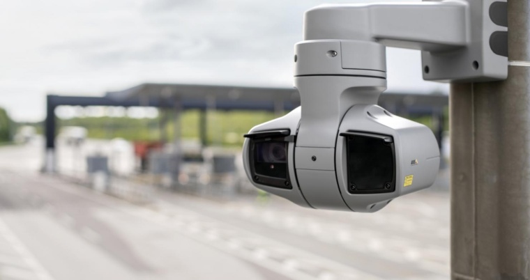 Heavy-Duty PTZ Camera with Long-range IR for Tough Conditions