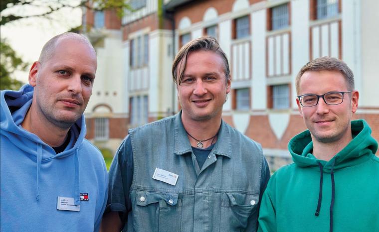 v.l.n.r.: Carsten Jäger (stellvertretende Stationspflegeleitung, Fachpfleger...