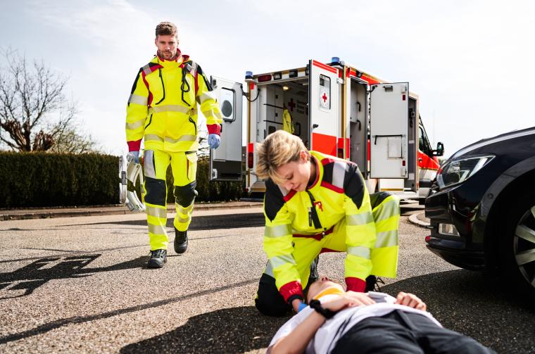 Die Einsatzkleidung Kübler Rescue Evo macht jede Bewegung mit und sorgt...