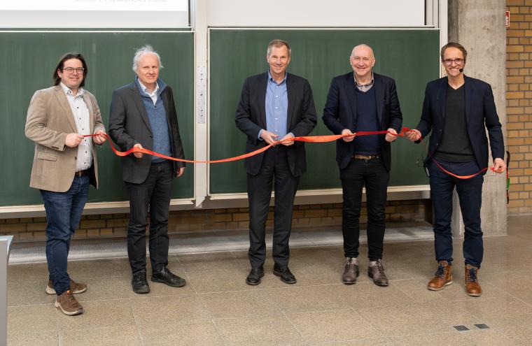 Eröffnung der Glasfaser-Teststrecke am KIT: (v.l.n.r.) Prof. Sebastian Randel...