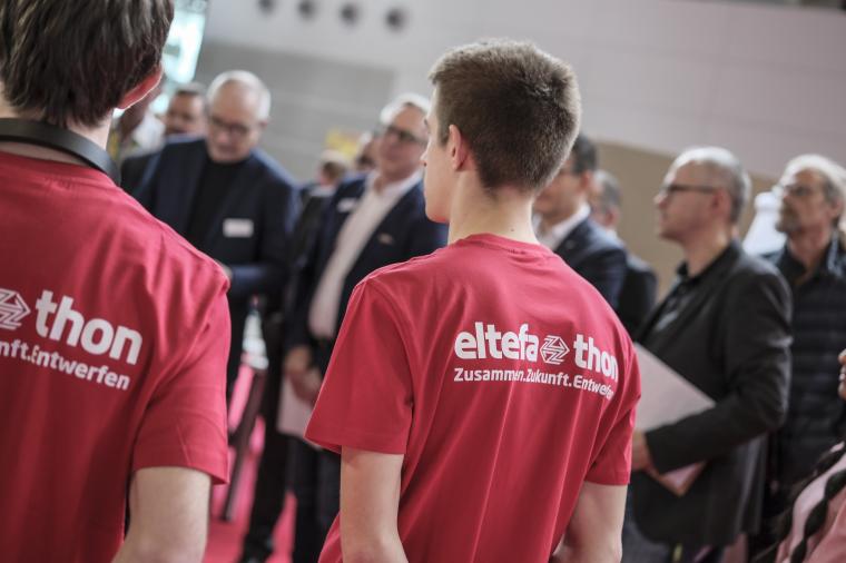 Junge Talente aus Handwerk und IT treten beim Eltefa-thon an, um gemeinsam...