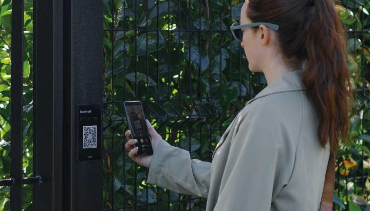 Unlock with a scan: Salto‘s XS4 Com simplifies building entry.