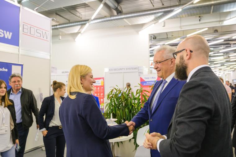 Joachim Herrmann, Bayerischer Staatsminister des Innern, und Caroline Eder,...