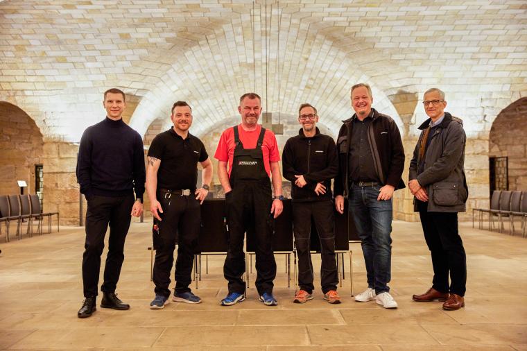Gruppenbild in der Unterkirche der Dresdner Frauenkirche