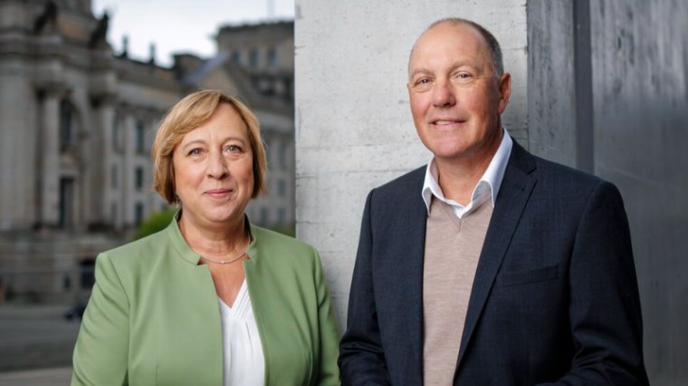 Cornelia Okpara und BDSW-Präsident Werner Landstorfer