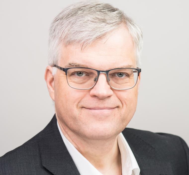 Profilbild von Michael Niehaus, Product Compliance & Cybersecurity bei Lenze