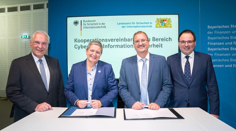 (V.l.n.r.:) Joachim Herrmann, Bayerischer Innenminister, Claudia Plattner,...