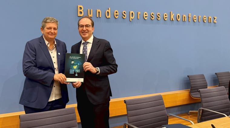 BSI-Präsidentin Claudia Plattner und Bundesinnenminister Alexander Dobrindt...