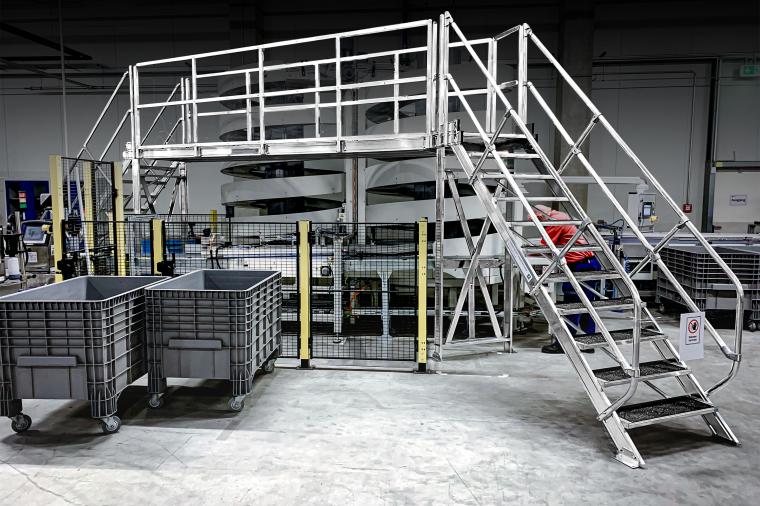 Schnelle Montage: Überstiege und Treppen der Munk Günzburger Steigtechnik.