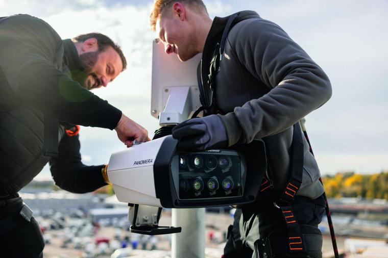 Einfache Vor-Ort-Installation dank des patentierten Mountera Montagesystems.