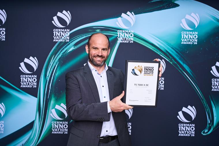 Dimitri Milahin, Branch Officer Sales & Service East bei Geze, nahm den Preis...