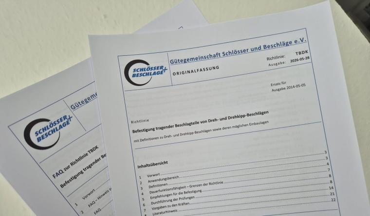 Die Neufassung der Richtlinie zur Befestigung tragender Beschlagteile von Dreh-...