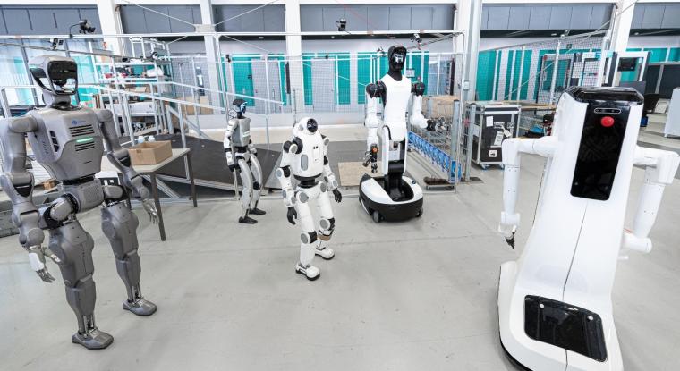 Erstmals erfasst das Jahrbuch auch die Verkaufszahlen Humanoider Roboter und...