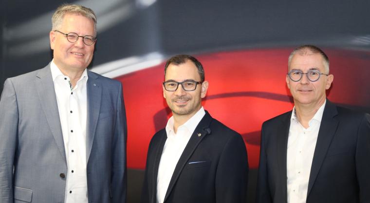 Schlegel USA hat mit Thomas Straub (Mitte) einen neuen Geschäftsführer; links...