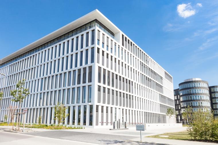 Durch die Erweiterung können großformatige und schwere Fensterelemente...