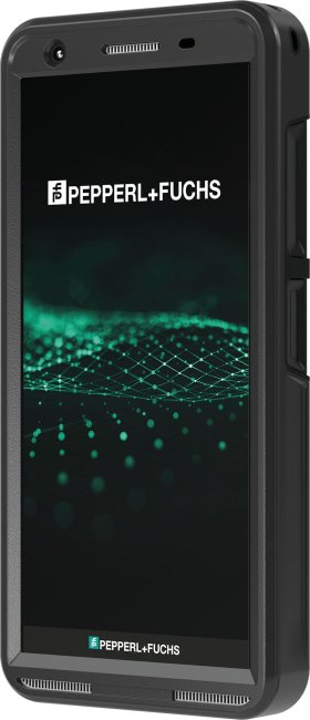 Ein robustes Smartphone mit dem Logo von PEPPERL+FUCHS auf dem Bildschirm. Der Hintergrund zeigt ein digitales Netzwerk aus grünen Punkten und Linien, das an ein technisches Gitter erinnert